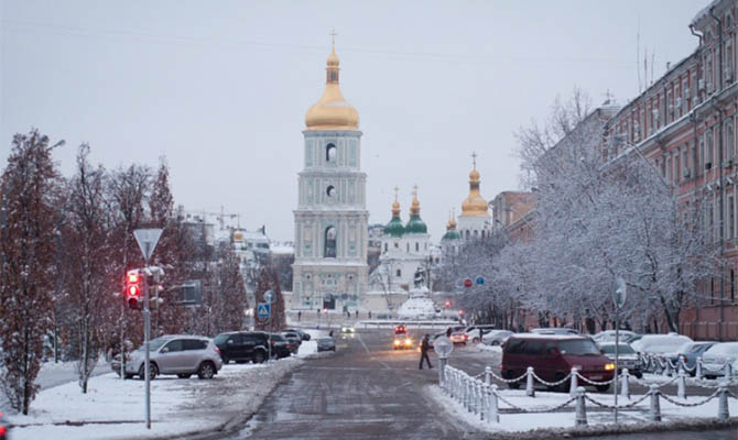 В Украину идет зима: в выходные дождь с мокрым снегом, ночью мороз